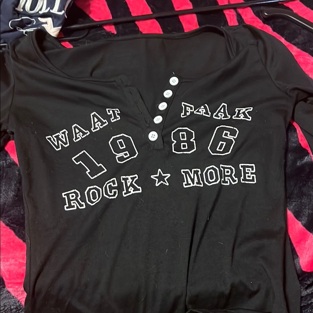 SHEIN Black Long Sleeve Graphic Tee